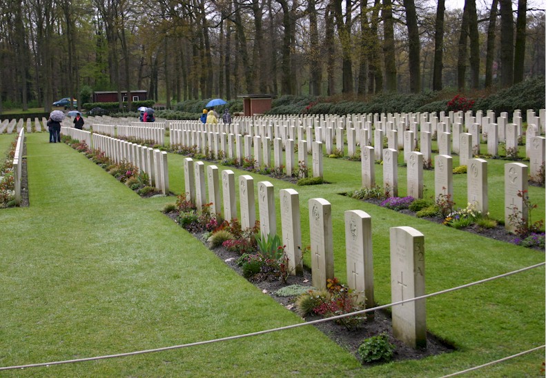 GROESBEEK CANADIAN WAR CEMETERY 